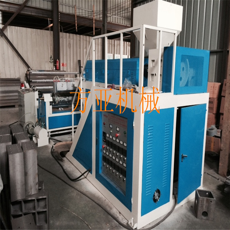 FTPE-1800型單螺桿小氣泡膜機(jī)